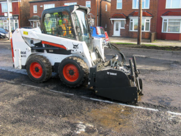 Bobcat Straßen Fräsen