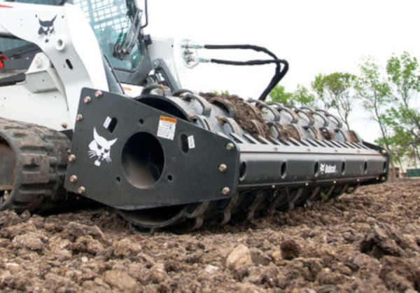 Bobcat Wegebau-Tätigkeiten Bobcat Wegebau-Tätigkeiten