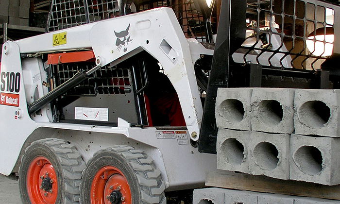 Bobcat S100 mit Frontlader