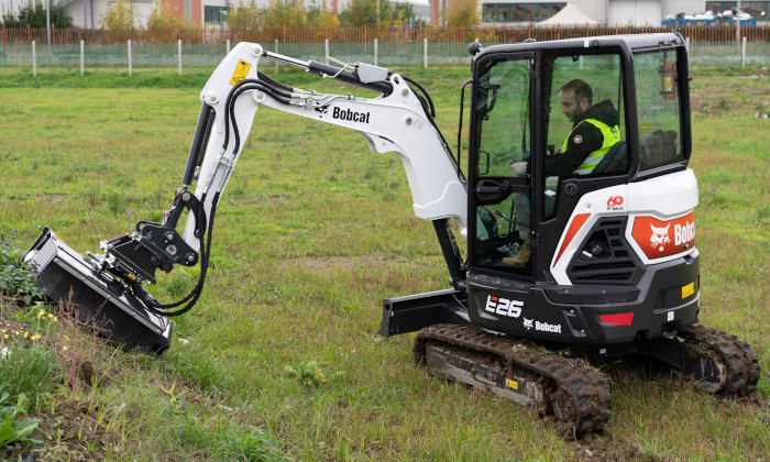 Bobcat E26 in der Garten- und Landschaftspflege