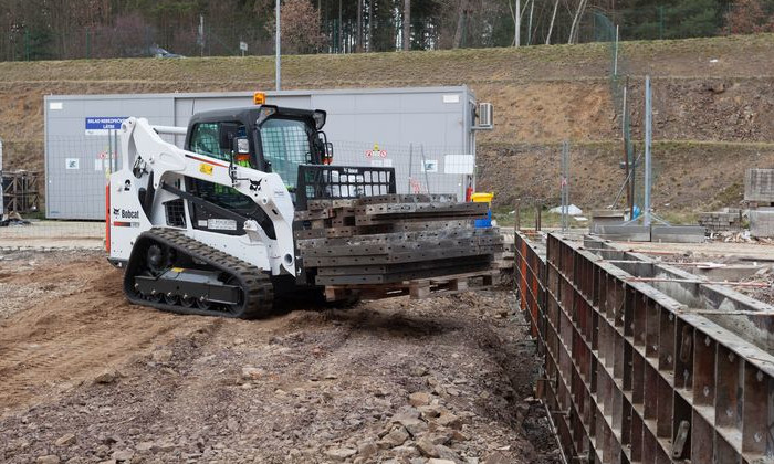 Bobcat T590 als Gabelstapler nutzen